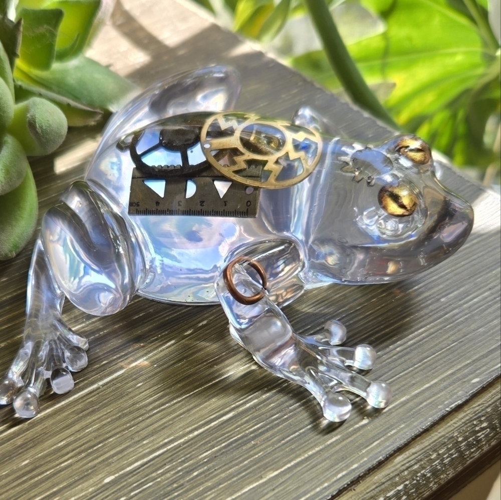 Lucky Tree Frog Hand Crafted - Picture 10 of 13